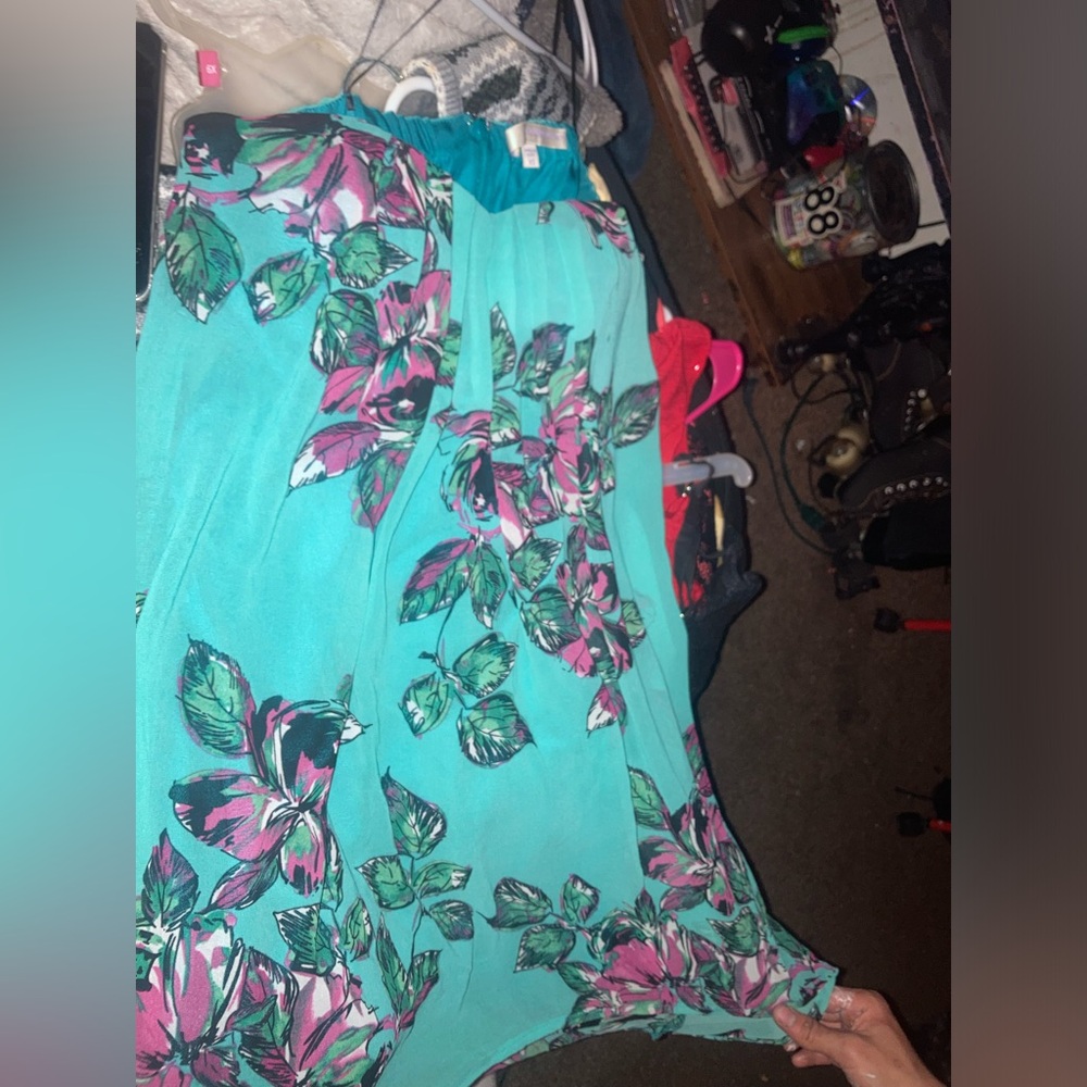 No rips size Xs never been worn